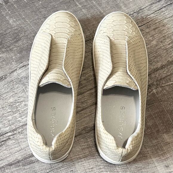 J/Slides Heidi Slip On Snake Embossed Leather Shoe Size 7 Cream Platform Sneaker - Picture 3 of 8